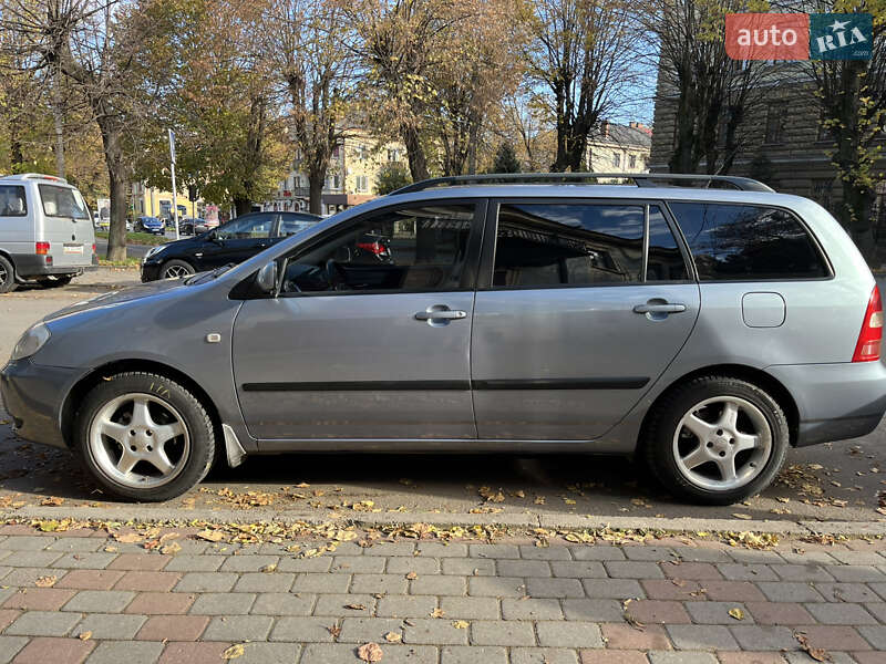 Универсал Toyota Corolla 2003 в Черновцах