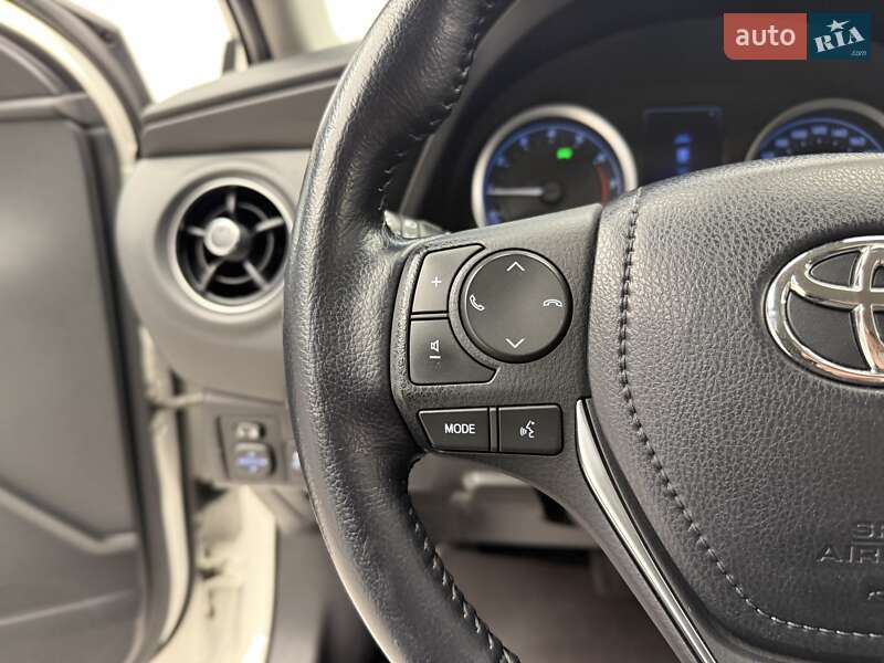 Седан Toyota Corolla 2017 в Киеве фото 43 Седан Toyota Corolla 2017 в Киеве