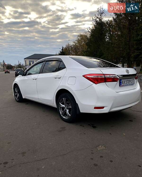 Седан Toyota Corolla 2013 в Харькове фото 6 Седан Toyota Corolla 2013 в Харькове