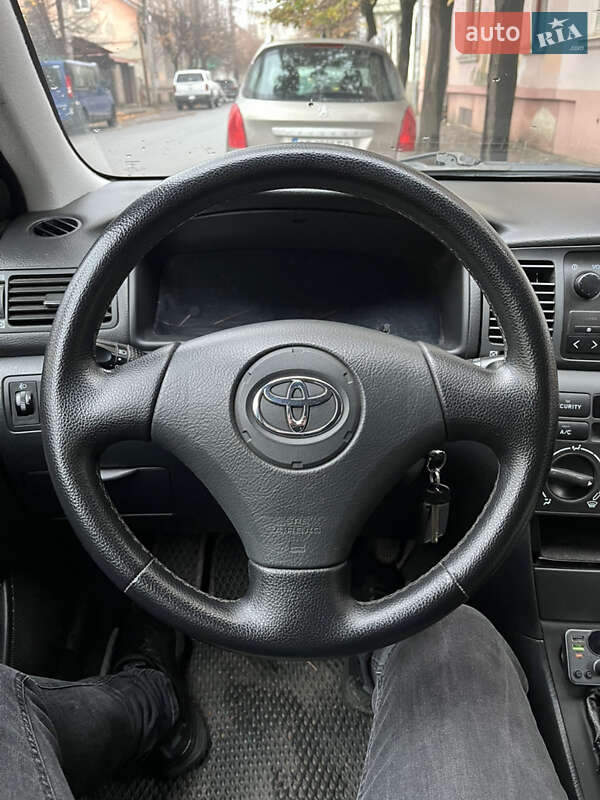 Универсал Toyota Corolla 2003 в Черновцах