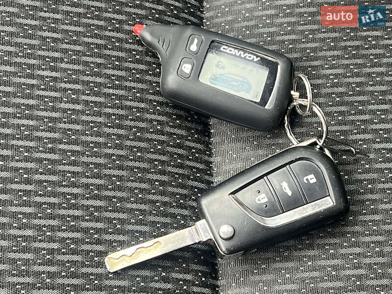 Седан Toyota Corolla 2013 в Киеве