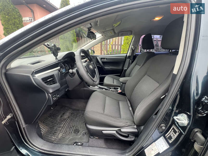 Седан Toyota Corolla 2013 в Киеве