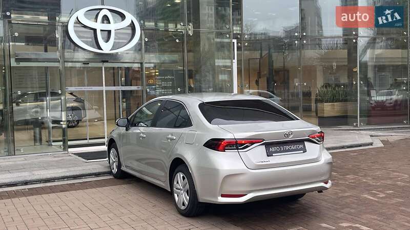 Седан Toyota Corolla 2025 в Киеве