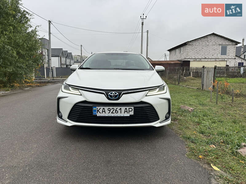 Седан Toyota Corolla 2020 в Киеве