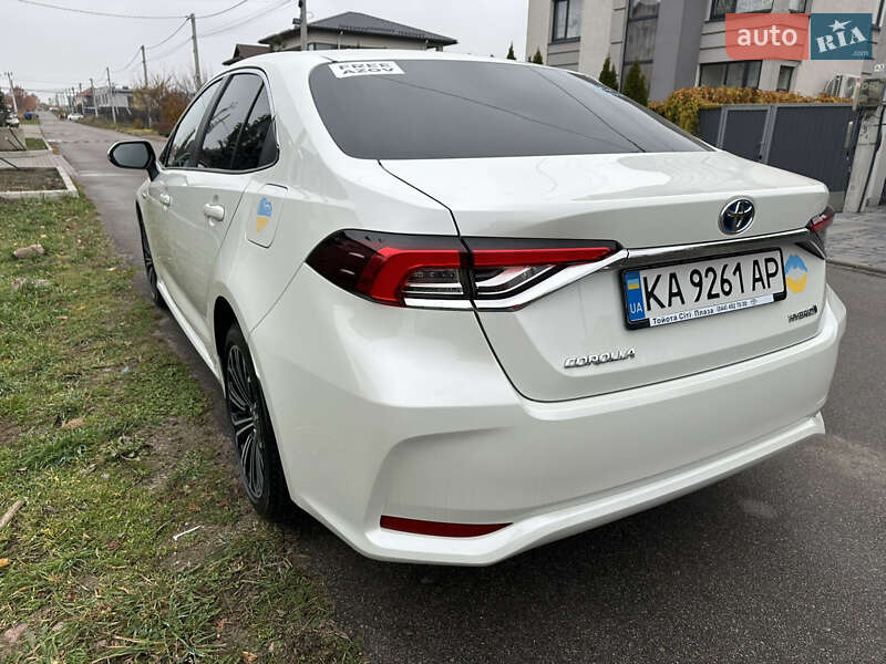 Седан Toyota Corolla 2020 в Киеве