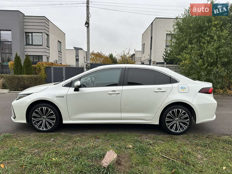 Седан Toyota Corolla 2020 в Киеве
