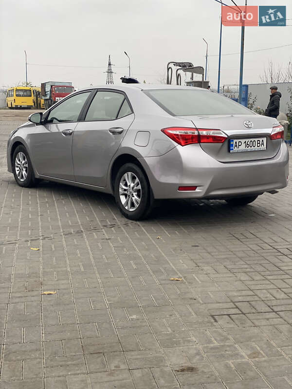 Седан Toyota Corolla 2018 в Запорожье