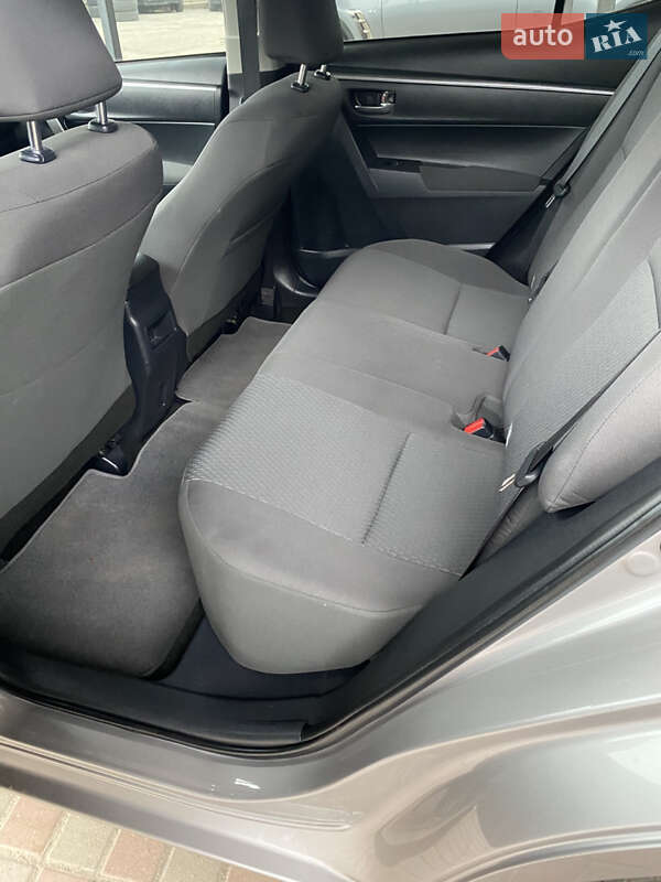 Седан Toyota Corolla 2018 в Запорожье