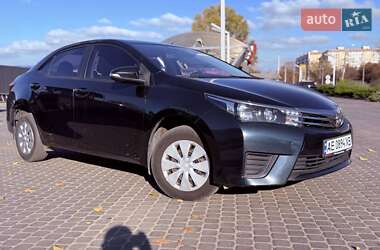 Седан Toyota Corolla 2015 в Днепре