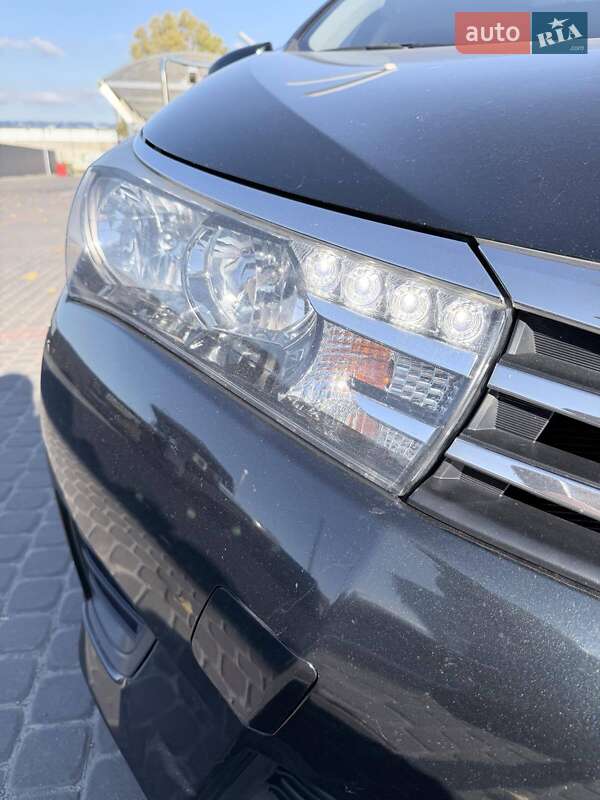 Седан Toyota Corolla 2015 в Днепре фото 10 Седан Toyota Corolla 2015 в Днепре