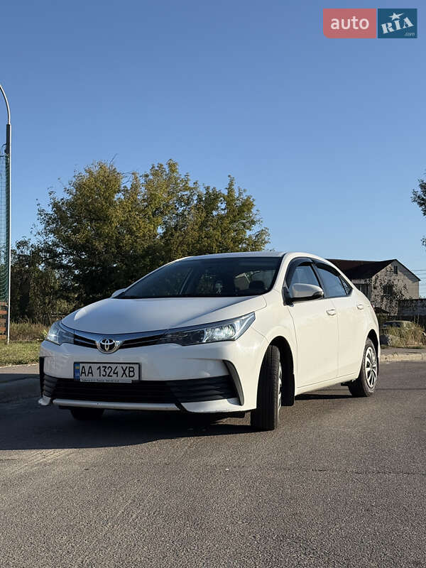 Седан Toyota Corolla 2018 в Києві фото 4 Седан Toyota Corolla 2018 в Києві