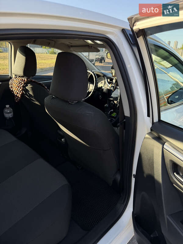 Седан Toyota Corolla 2018 в Києві фото 13 Седан Toyota Corolla 2018 в Києві