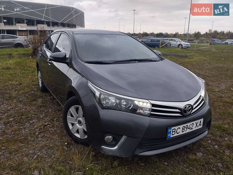 Седан Toyota Corolla 2013 в Львові фото 3 Седан Toyota Corolla 2013 в Львові