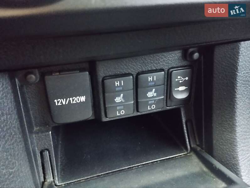 Седан Toyota Corolla 2013 в Львові фото 12 Седан Toyota Corolla 2013 в Львові