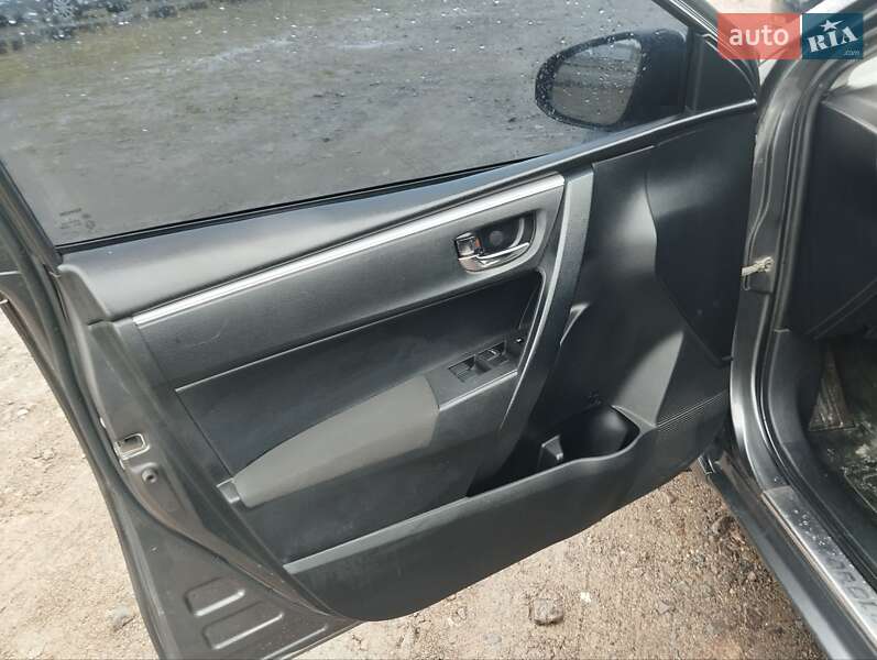 Седан Toyota Corolla 2013 в Львові фото 22 Седан Toyota Corolla 2013 в Львові