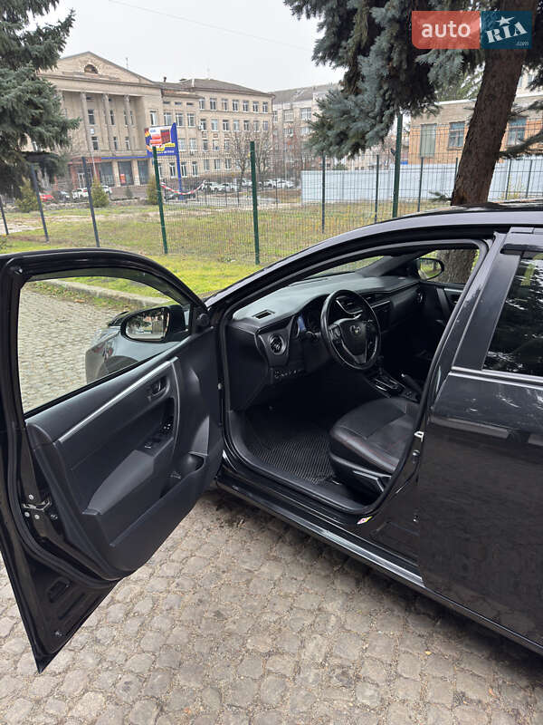 Седан Toyota Corolla 2016 в Кропивницком