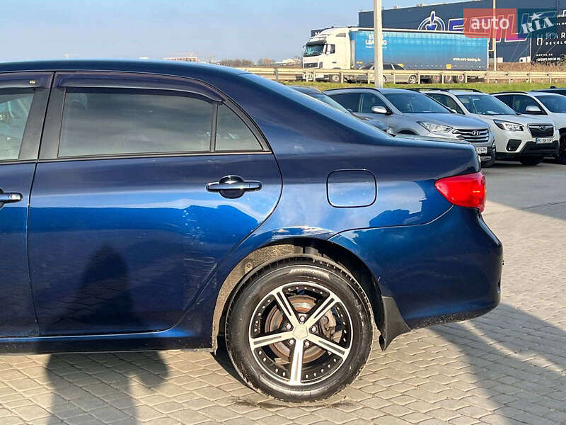 Седан Toyota Corolla 2008 в Львове