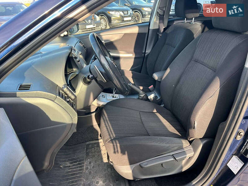 Седан Toyota Corolla 2008 в Львове