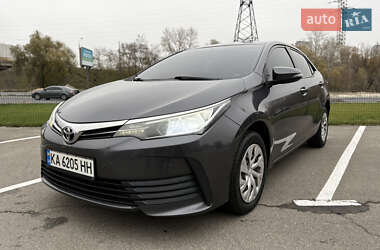 Седан Toyota Corolla 2016 в Києві
