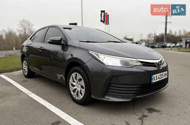 Седан Toyota Corolla 2016 в Киеве