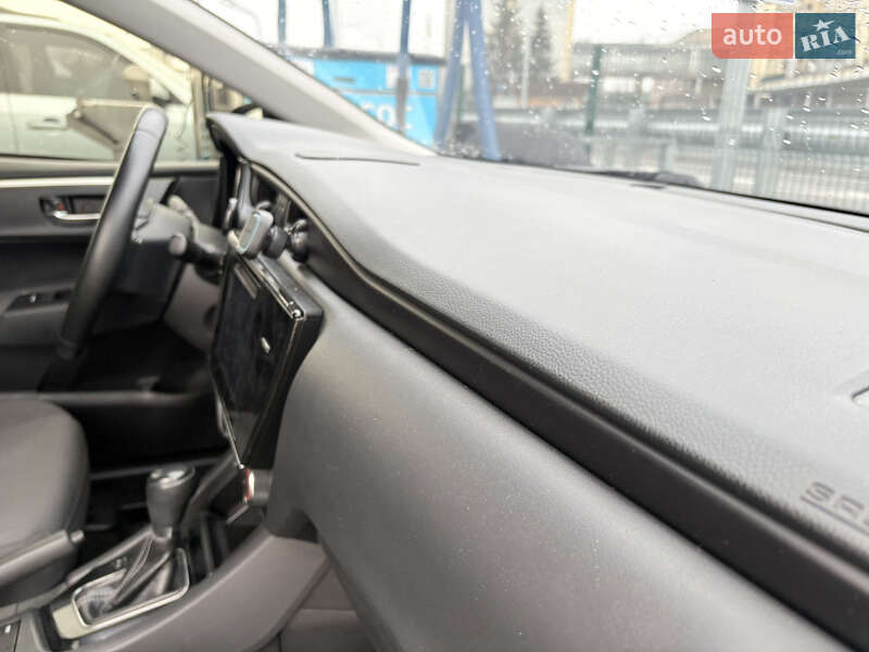 Седан Toyota Corolla 2016 в Киеве фото 23 Седан Toyota Corolla 2016 в Киеве