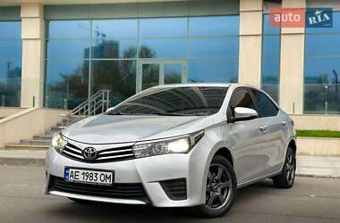 Седан Toyota Corolla 2014 в Днепре