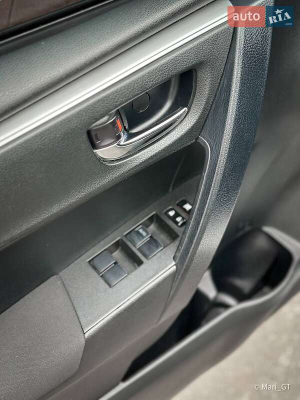 Седан Toyota Corolla 2014 в Днепре