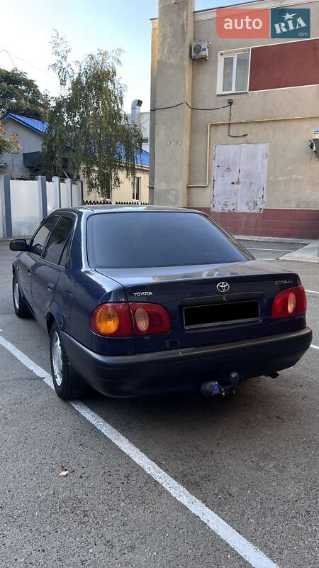 Седан Toyota Corolla 2000 в Одессе