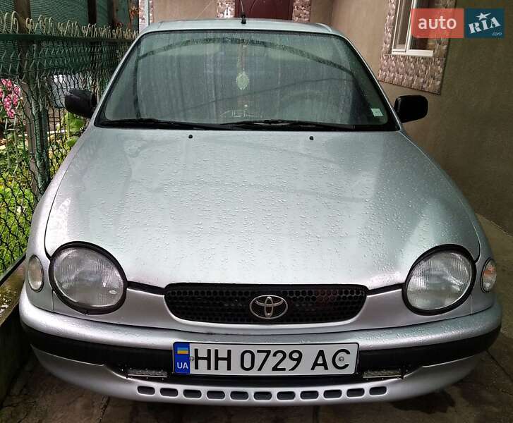 Хетчбек Toyota Corolla 1997 в Роздільній