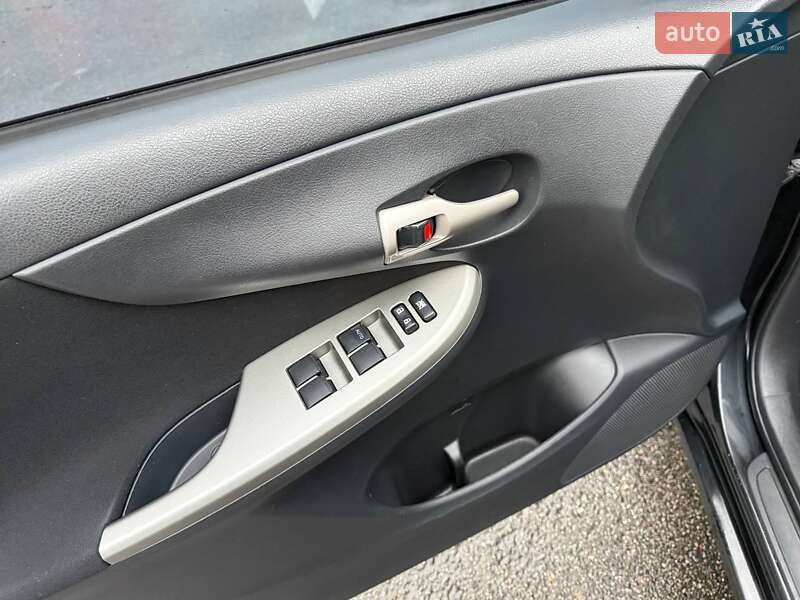 Седан Toyota Corolla 2008 в Харькове