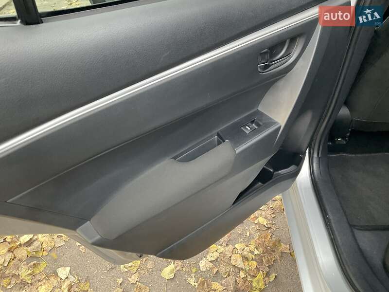 Седан Toyota Corolla 2016 в Києві фото 9 Седан Toyota Corolla 2016 в Києві