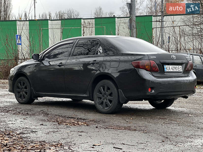 Седан Toyota Corolla 2009 в Киеве