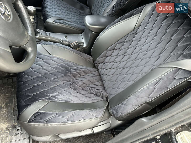 Седан Toyota Corolla 2009 в Киеве