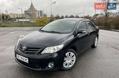 Седан Toyota Corolla 2012 в Киеве