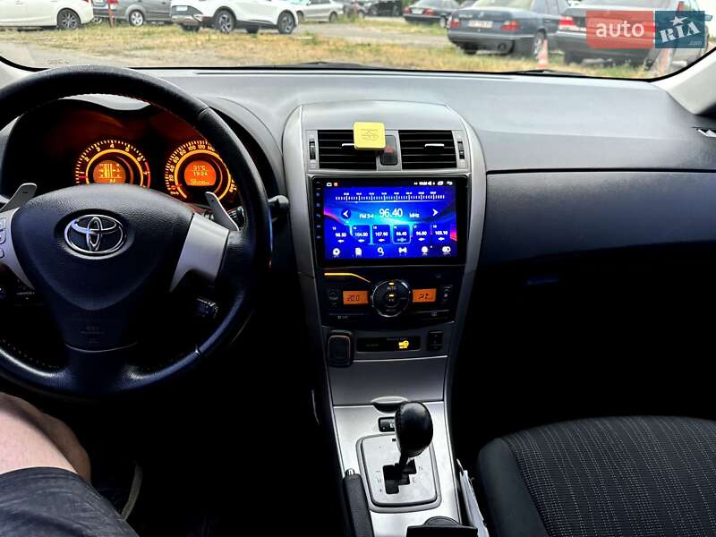 Седан Toyota Corolla 2008 в Киеве