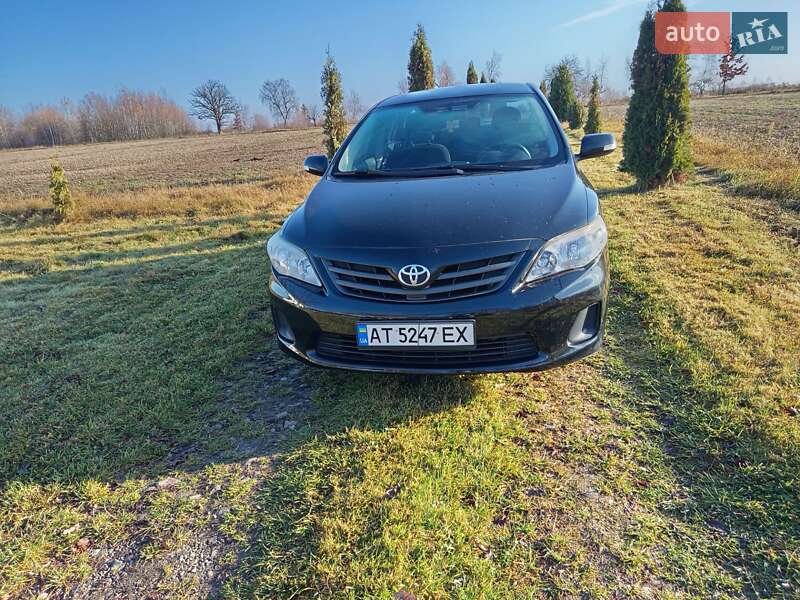 Седан Toyota Corolla 2011 в Коломые