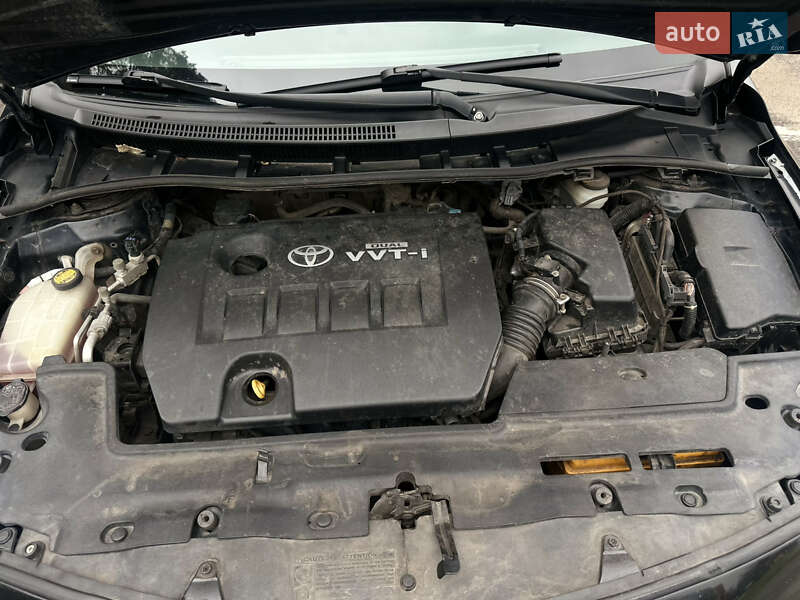 Седан Toyota Corolla 2008 в Лебедине