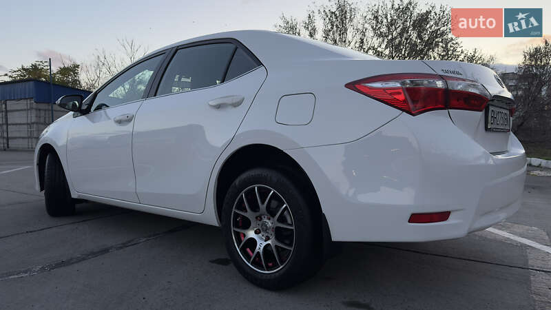 Седан Toyota Corolla 2015 в Одессе