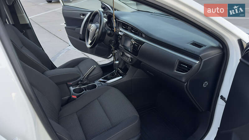 Седан Toyota Corolla 2015 в Одессе