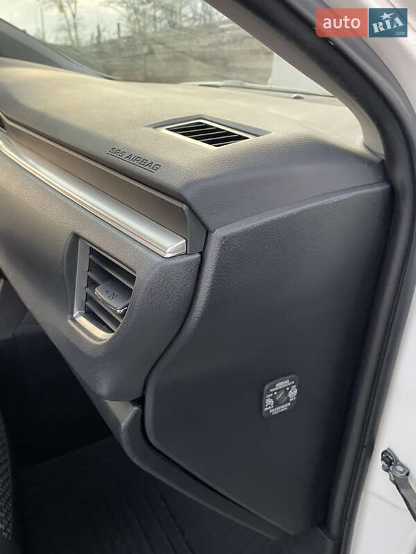 Седан Toyota Corolla 2014 в Києві