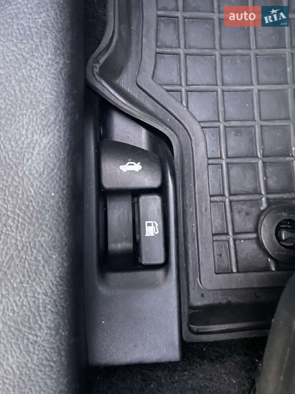 Седан Toyota Corolla 2014 в Києві