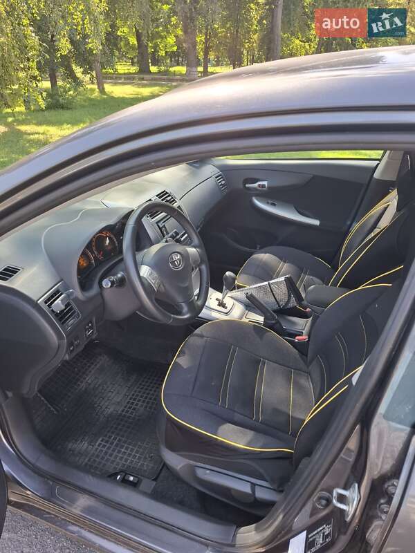 Седан Toyota Corolla 2008 в Прилуках