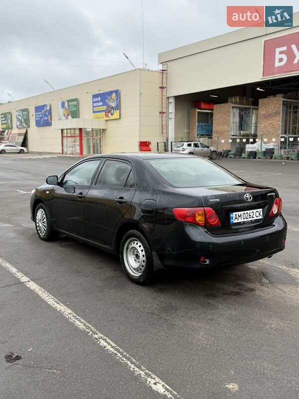 Седан Toyota Corolla 2008 в Житомире