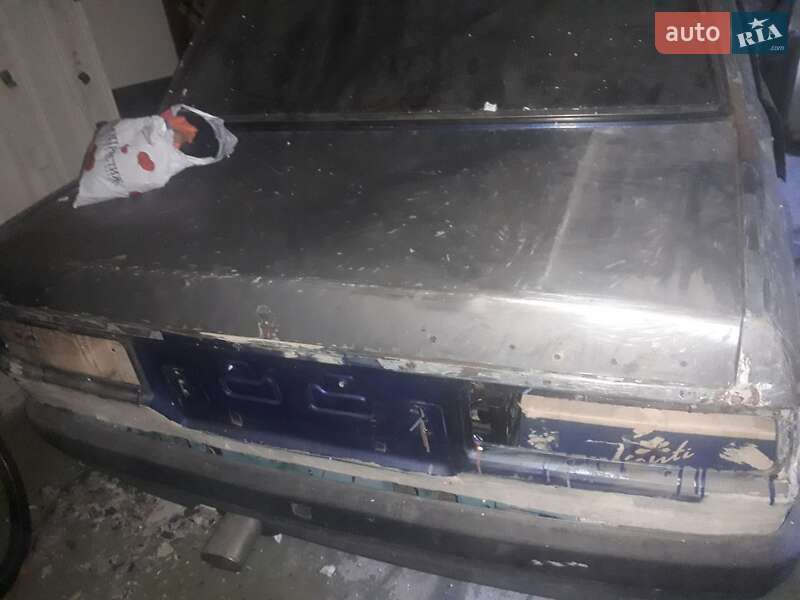 Седан Toyota Corolla 1982 в Виннице