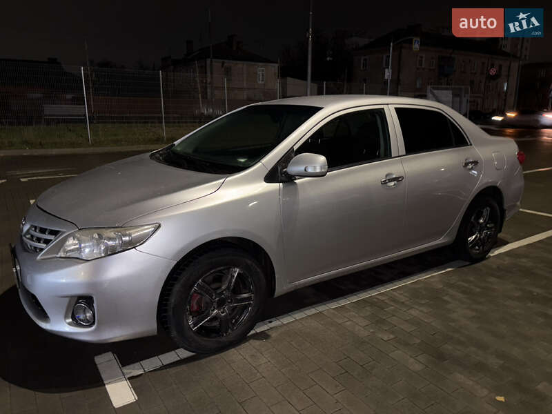 Седан Toyota Corolla 2010 в Виннице