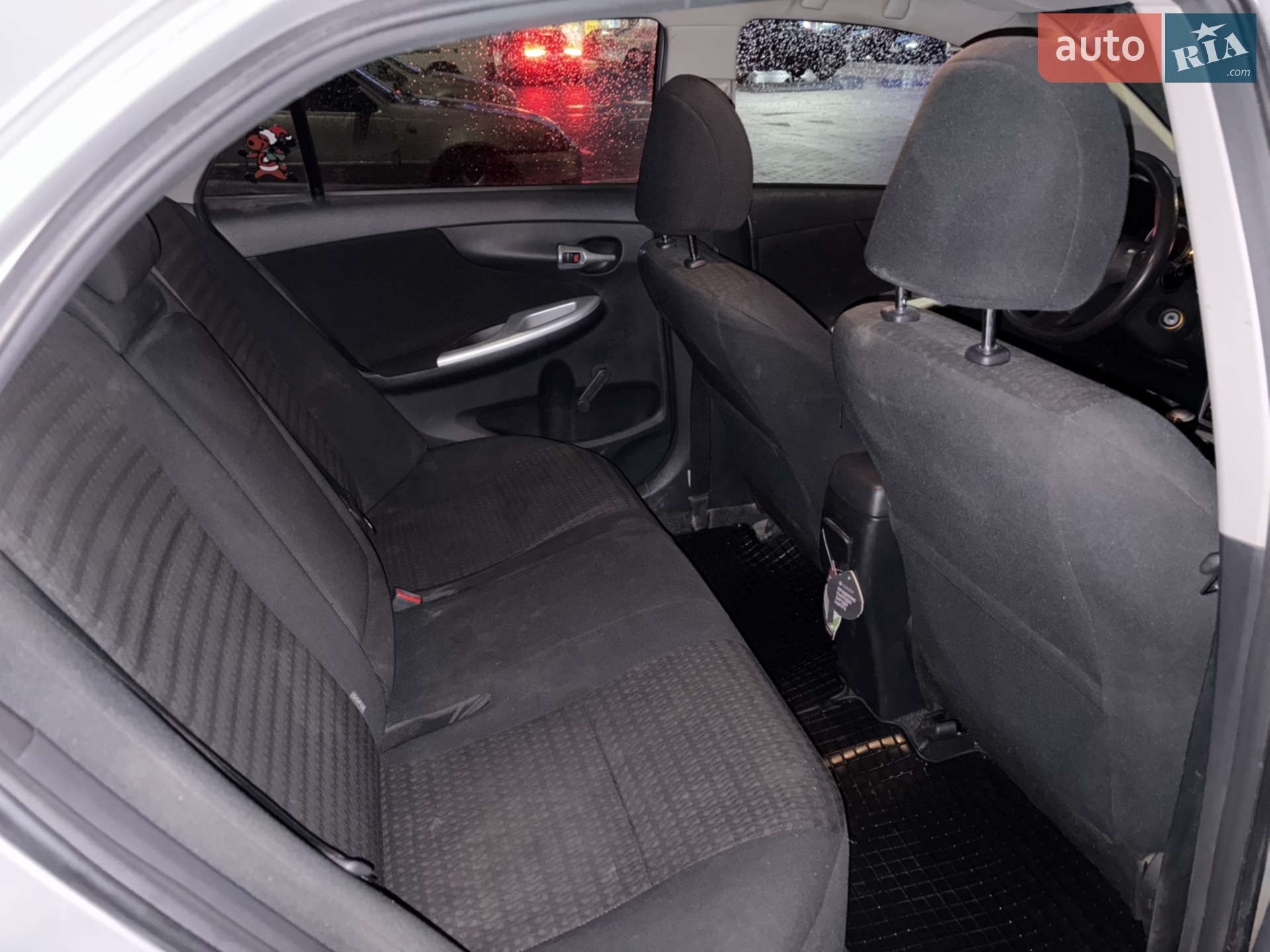 2010 Toyota Corolla - мініатюра 10