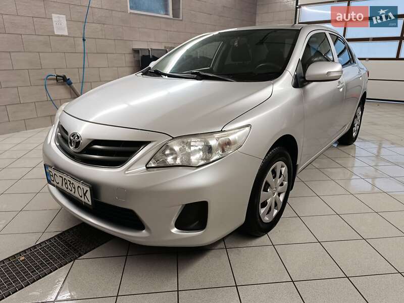 Седан Toyota Corolla 2011 в Львове фото 2 Седан Toyota Corolla 2011 в Львове