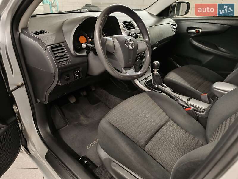 Седан Toyota Corolla 2011 в Львове фото 7 Седан Toyota Corolla 2011 в Львове
