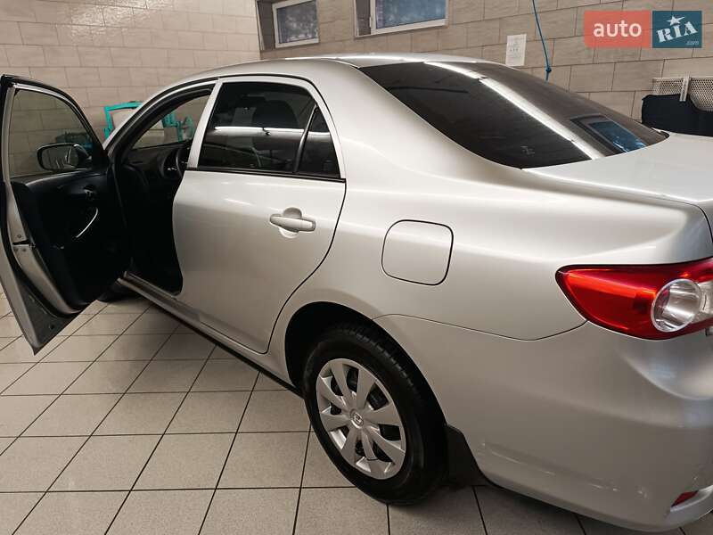 Седан Toyota Corolla 2011 в Львове фото 4 Седан Toyota Corolla 2011 в Львове