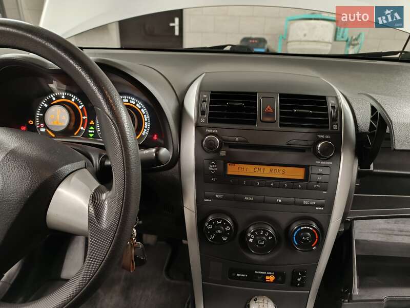 Седан Toyota Corolla 2011 в Львове фото 40 Седан Toyota Corolla 2011 в Львове